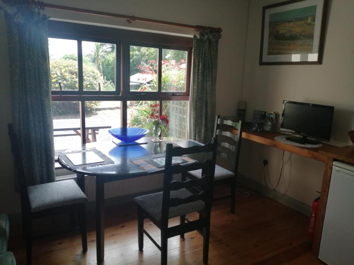Lovely Sea View Apartment In Rineen - 4 Guests Skibbereen Exterior foto
